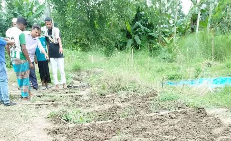 কালিয়াকৈরে এক রাতে ৯ কবর খুঁড়ে কঙ্কাল উধাও, রহস্যে উদ্বিগ্ন এলাকাবাসী
