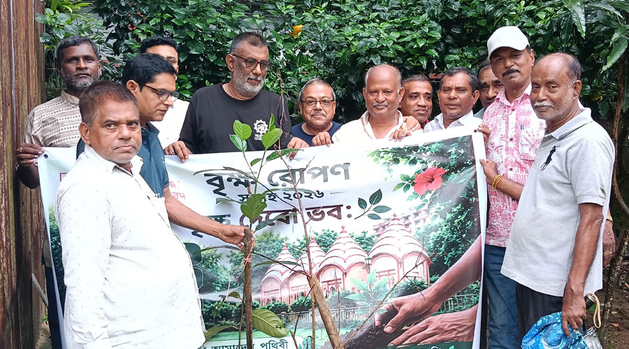 দুর্গাপুরে সপ্তাহ ব্যাপী বৃক্ষরোপণ কর্মসূচি অনুষ্ঠিত 