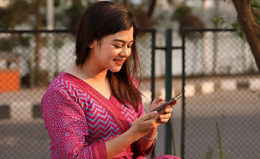 ফোনে বেশি টাইপ করছেন? বুড়ো আঙুলের ব্যথা জানাচ্ছে বড় বিপদের ইঙ্গিত