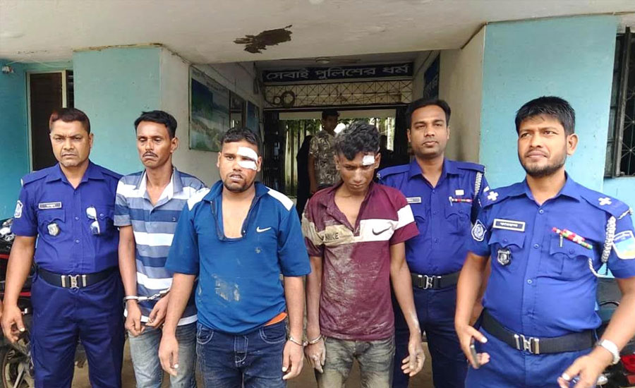 দুর্গাপুরে ডিবি পরিচয়ে ডাকাতি, আটক ৩