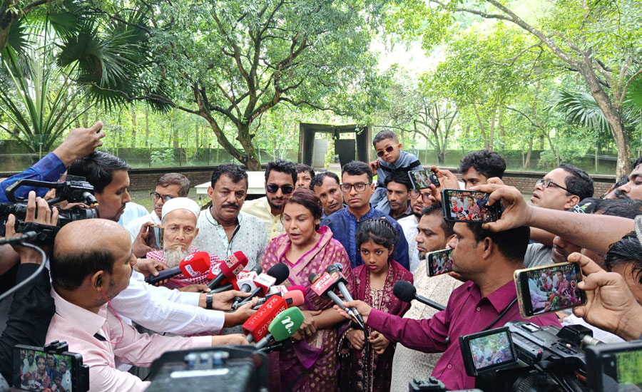 আমাদের বাংলাদেশের মানুষের তো একটু স্বভাব খারাপ, তারা বই নিয়ে ফেরত দেয় না: মেহের আফরোজ শাওন