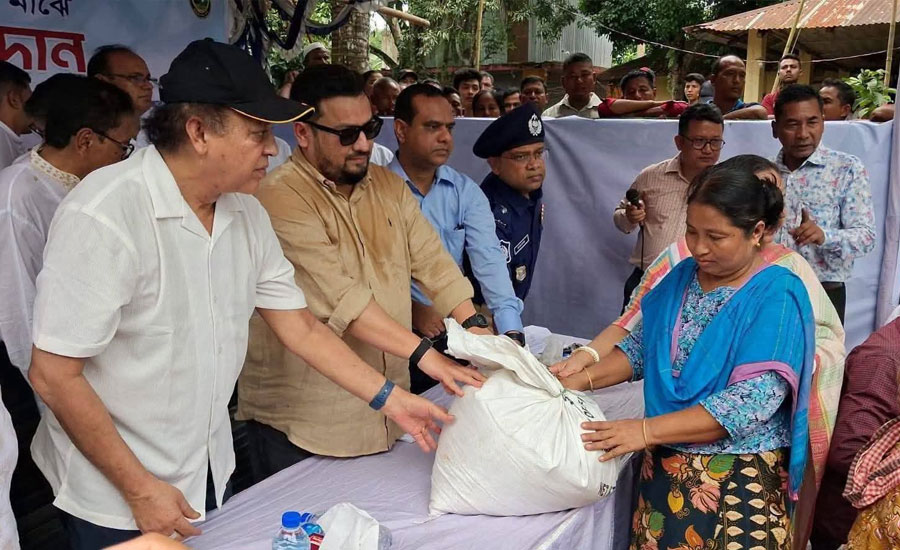 পাহাড়ি ঢলে ক্ষতিগ্রস্তদের পাশে সরকার, ‘রংধনু জাতি’ গঠনে চেয়েছেন সকলের সহযোগিতা: প্রতিমন্ত্রী মীর হেলাল