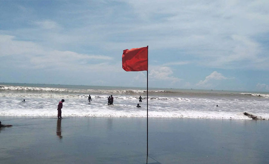 ছয় অঞ্চলের নদীবন্দরে সতর্কতা
