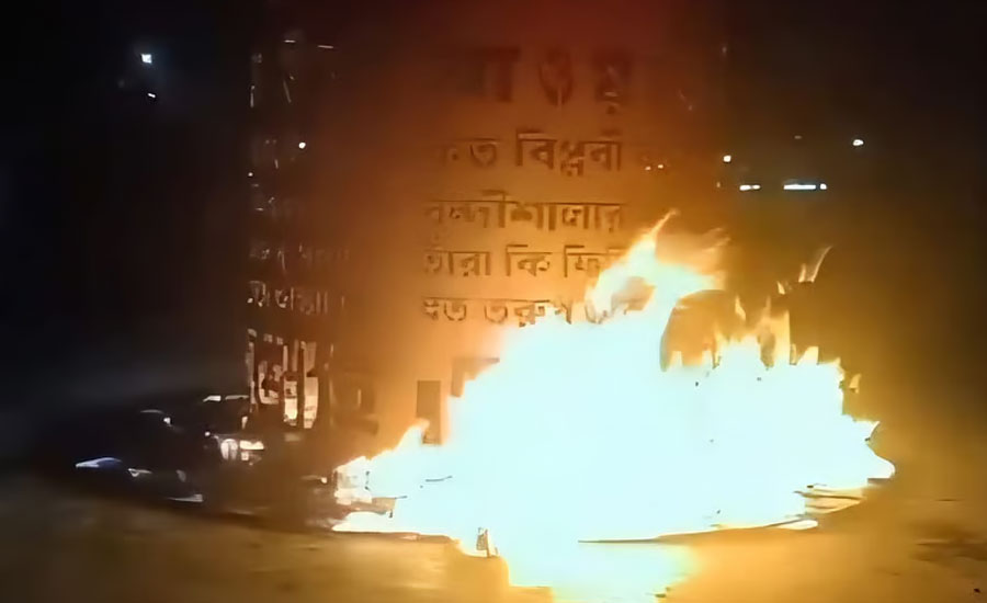 দেশের প্রথম জুলাই শহীদ স্মৃতিস্তম্ভে আগুন দিলো কারা? এটা কিসের ইঙ্গিত! 