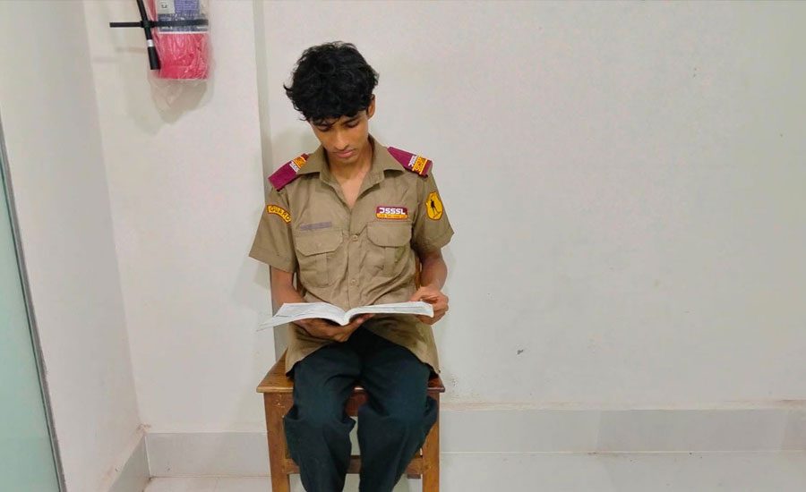 বিকেলে বাবার দাফন, রাতে এটিএম বুথে ডিউটি, সকালে এইচএসসি পরীক্ষা