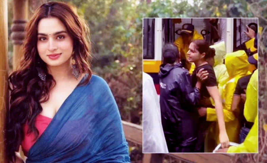 শিক্ষার্থীদের বিক্ষোভে গিয়ে আটক, পরে মুক্ত ‘ধুরন্ধর’ অভিনেত্রী আয়েশা খান