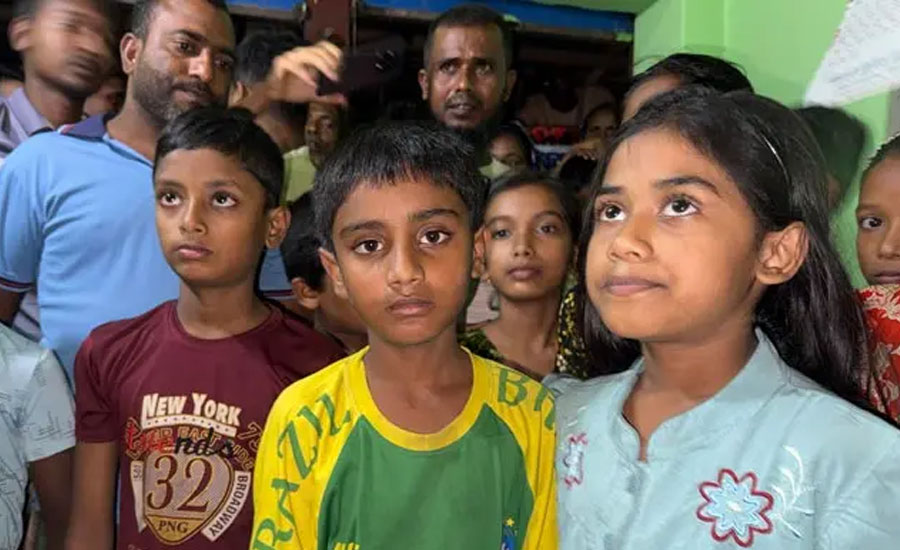 ব্রাজিলভক্ত ১৭ শিক্ষার্থীকে পিটিয়ে হাসপাতালে পাঠালেন আর্জেন্টিনাভক্ত শিক্ষক