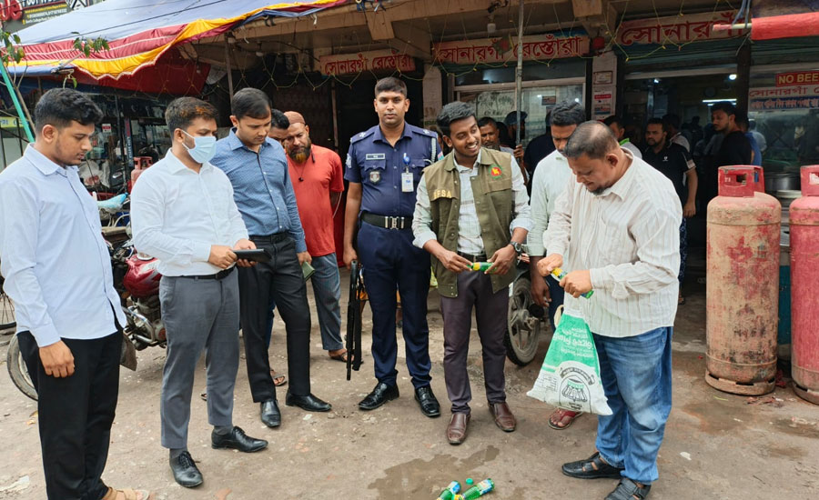 সাতক্ষীরায় ৩ রেস্তোরাঁকে ৬০ হাজার টাকা জরিমানা ভেজাল ও অপরিচ্ছন্নতার দায়ে ভোক্তা অধিকারের অভিযান