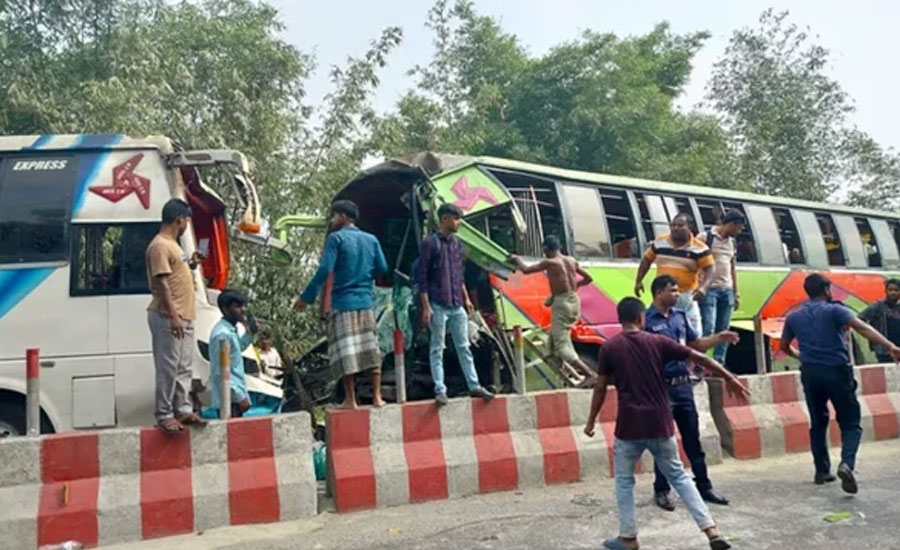 ঢাকা-আরিচা মহাসড়কে চার পরিবহনের সংঘর্ষ, প্রাণ গেল দুই ভাইয়ের