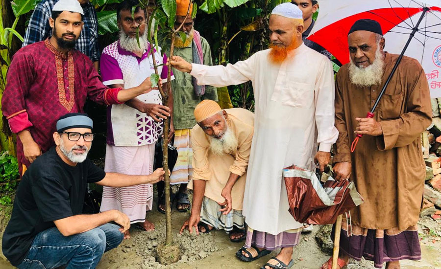 জলবায়ু পরিবর্তন মোকাবিলা ও সবুজ বাংলাদেশ গড়ার প্রত্যয়ে আলফাডাঙ্গায় রোটারী ক্লাব অব ঢাকা লুমিনাসের বৃক্ষরোপণ কর্মসূচি