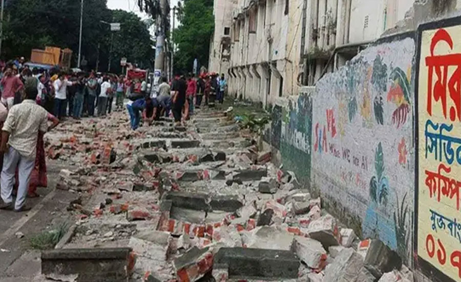 রাজধানীতে টিসিবির পণ্য কেনার সময় দেয়াল ধস, নিহত ২