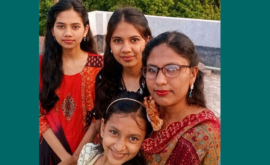 মা ও তিন মেয়েকে কুপিয়ে হত্যার রহস্য কী, এক মাসে কী পেলো পুলিশ? 
