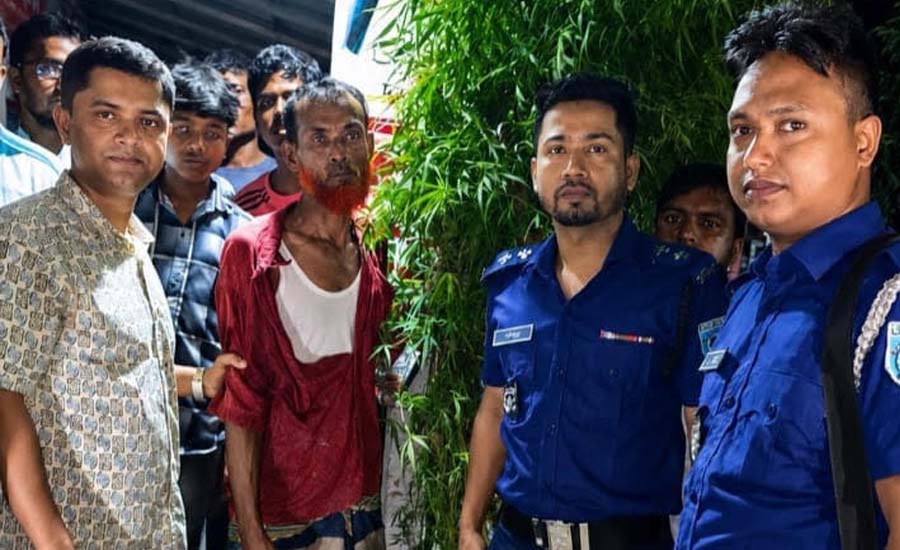 ভূরুঙ্গামারীতে যৌথ অভিযানে ১৫ ফুট গাঁজার গাছ উদ্ধার, আটক ১