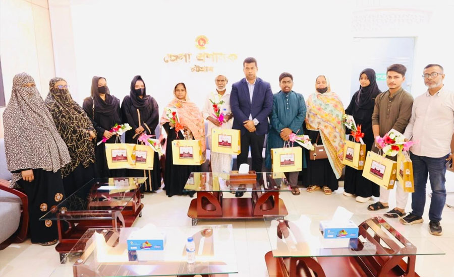 ওয়াসিমের পরিবারসহ জুলাই শহীদদের স্বজনদের কথা শুনলেন চট্টগ্রামের ডিসি