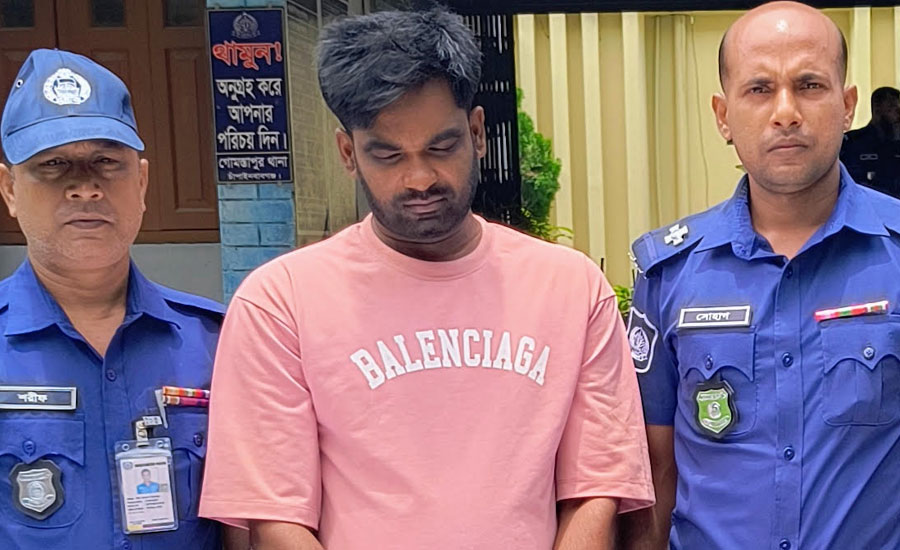 মোটরসাইকেলে অভিনব কায়দায় মাদক পরিবহনের সময় গ্রেপ্তার ১, এসকাপ সিরাপ ও বাইক জব্দ