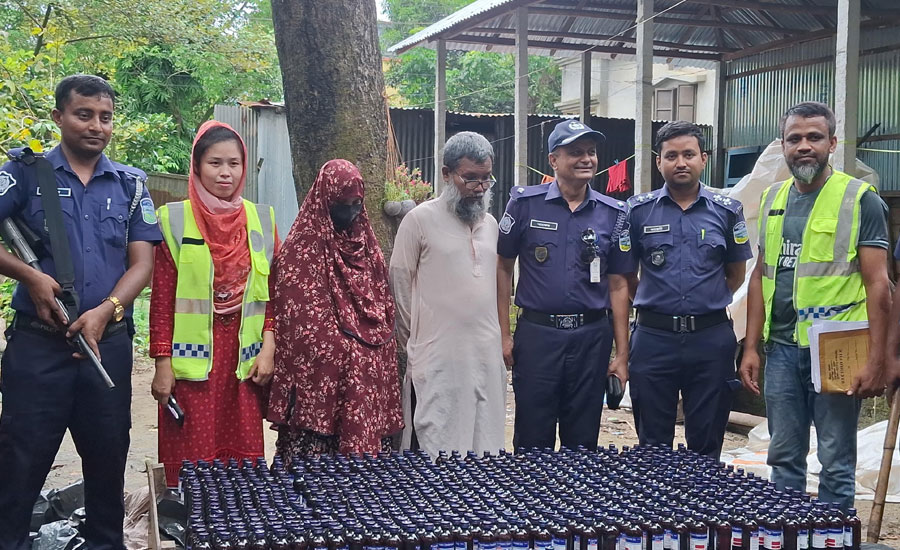 দুর্গাপুরে ৭৪০ বোতল ফেনসিডিল সহ আটক দুই