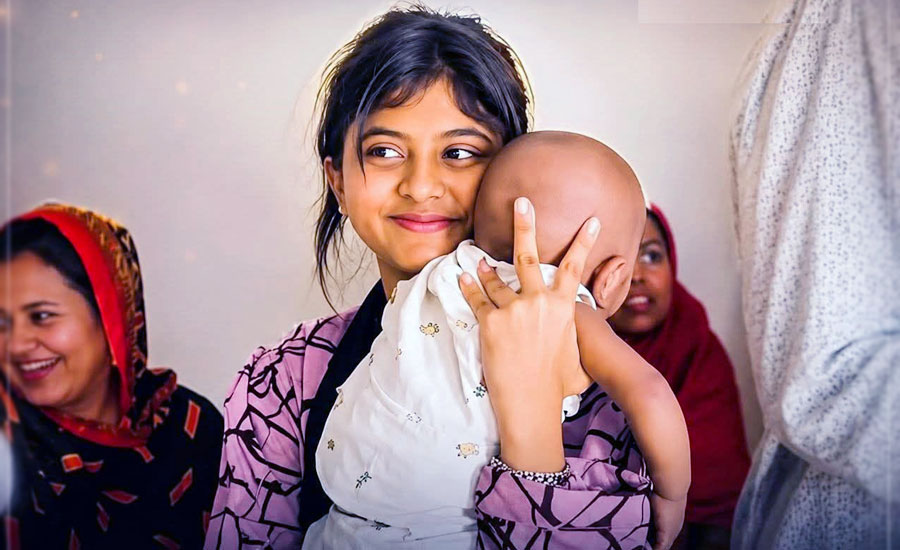 ১৩ বছরের কিশোরীর ৭ মাসের সন্তান: টিকটক থেকে আদালত পর্যন্ত গড়াল যে ঘটনা