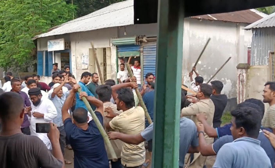 ফুলবাড়ীতে এনসিপির বিক্ষোভ মিছিলে হামলা, ডিএসবি সদস্যসহ অন্তত ১০ জন আহত