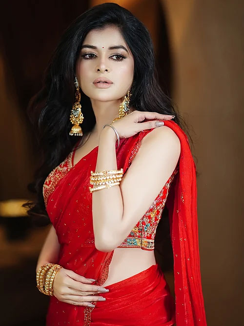 ঢাকায় এসে 'গুলশানের চামেলী' হয়ে আবেদন ছড়ালেন ওপার বাংলার 'পাখি' 