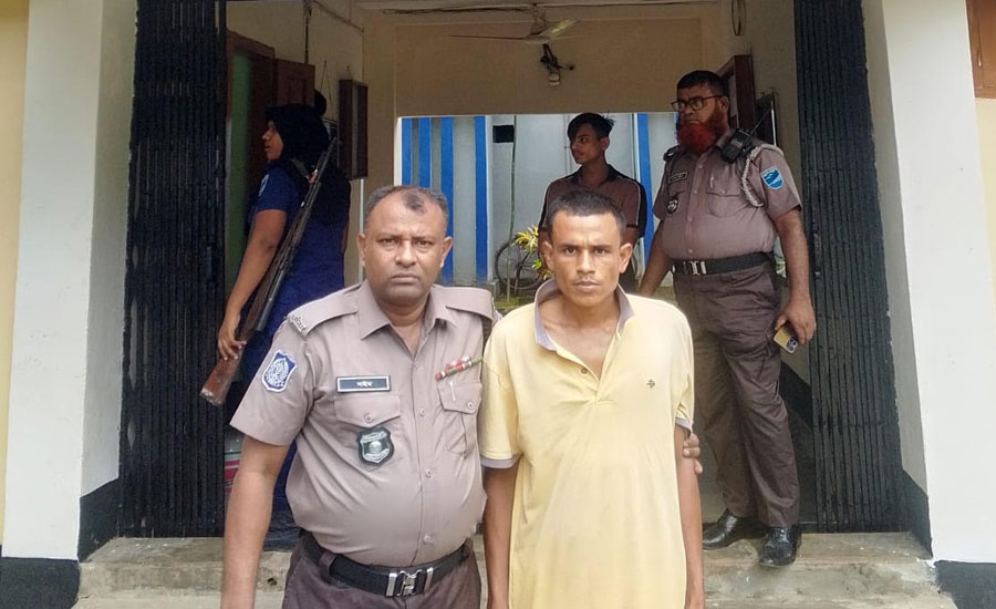 চরভদ্রাসনে বিশেষ অভিযানে হত্যা চেষ্টা মামলার আসামি গ্রেপ্তার