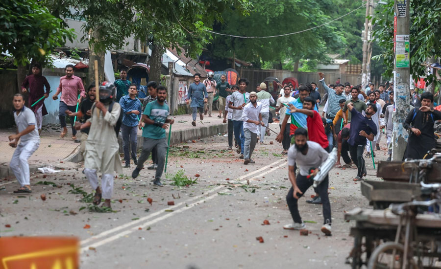 ঢাকা আলিয়া মাদ্রাসায় ছাত্রদল-শিবিরের দফায় দফায় সংঘর্ষ
