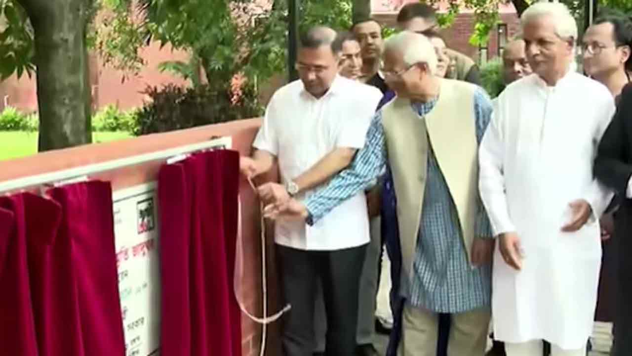 উদ্বোধনের পর জুলাই স্মৃতি জাদুঘর ঘুরে দেখলেন প্রধানমন্ত্রী