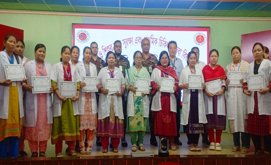 রাঙামাটির দূর্গম এলাকার ১৫ নারী স্বাস্থ্যকর্মীকে গর্ভবতী নারী ও শিশু স্বাস্থ্য সুরক্ষা বিষয়ে প্রশিক্ষণ দিয়েছে সেনাবাহিনী 