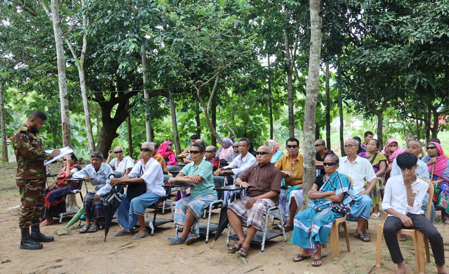 দীঘিনালায় সেনাবাহিনীর উদ্যোগে চক্ষু অপারেশন-পরবর্তী ফলো-আপ মেডিকেল ক্যাম্প অনুষ্ঠিত