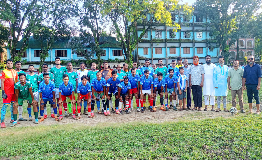 সৌহার্দ্য ও ভ্রাতৃত্বের বার্তা ছড়িয়ে দিতে দুর্গাপুরে ফুটবল টুর্নামেন্ট 