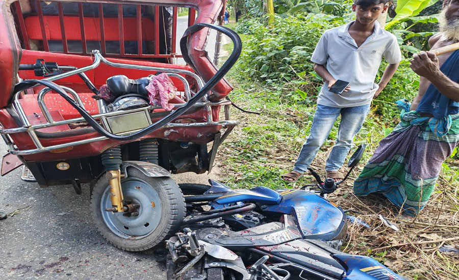 ধানশাইল–ঝিনাইগাতী সড়কে ত্রিমুখী সংঘর্ষ, মোটরসাইকেল চালক গুরুতর আহত
