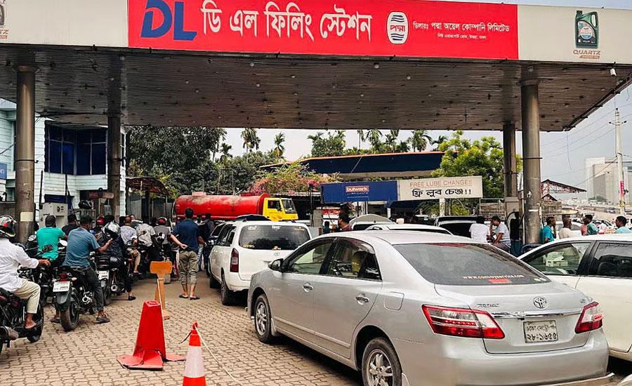 প্রধানমন্ত্রীর খালাত ভাইয়ের পেট্রোল পাম্পের ১ কোটি ২১ লাখ টাকা ছিনতাই