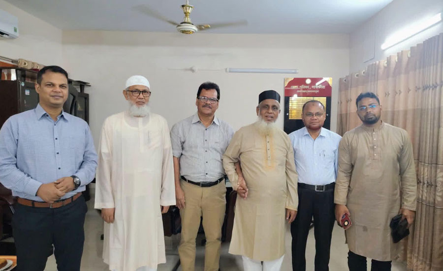সাতক্ষীরা জেলা প্রশাসকের সঙ্গে  দুই এমপির মতবিনিময়