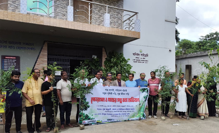 পাইকগাছায় বৃক্ষরোপণ ও ‘গাছের গল্প বলা’ অভিযান