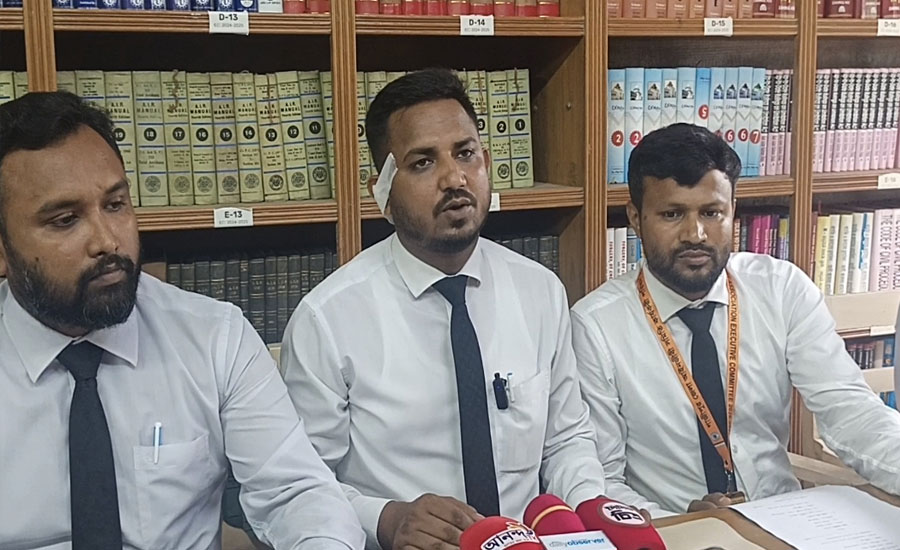 গাজীপুরে দুই আইনজীবীর ওপর হামলা, আসামির বিরুদ্ধে গ্রেপ্তারি পরোয়ানা