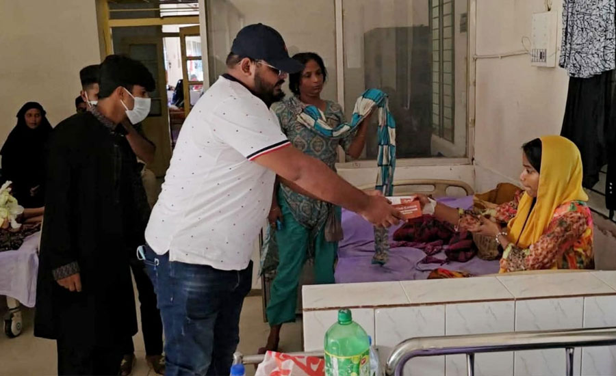 উপজেলা স্বাস্থ্য কমপ্লেক্সে নিষিদ্ধ ছাত্রলীগের খাবার বিতরণ