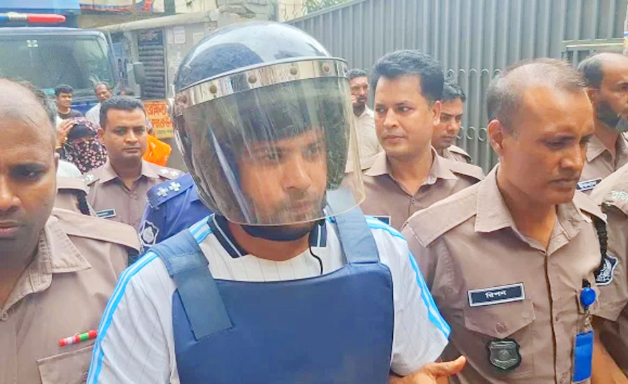 কারাগার থেকে কীভাবে গাড়ি পোড়ান সাবেক মেজর সাদিক, ব্যাখ্যা দিলো পুলিশ  