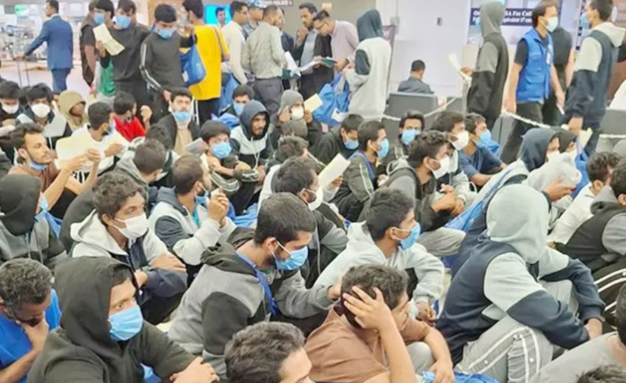 দেশে ফিরলেন লিবিয়ায় বন্দি থাকা ১৭৪ বাংলাদেশি