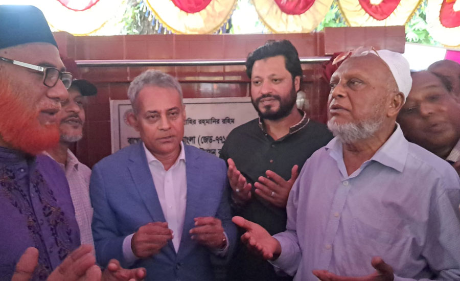 দীর্ঘদিন পর বাগেরহাট দশানী-গিলাতলা সড়কের সংস্কার কাজের উদ্বোধন করলেন সেতুমন্ত্রী: শেখ রবিউল আলম(এমপি)