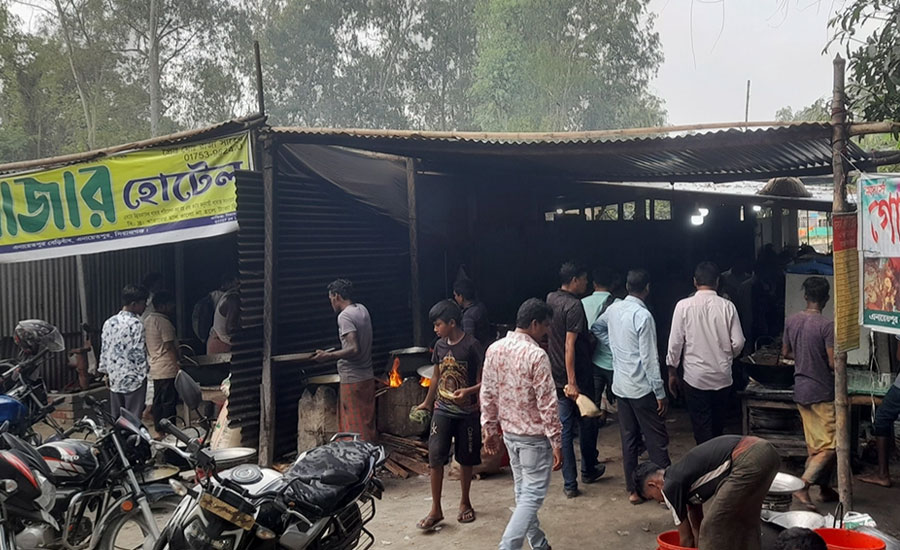যমুনার পাড়ে গোলাম হোটেল, স্বাদে মুগ্ধ ভোজনরসিকরা