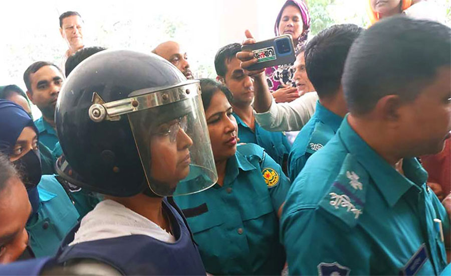 স্বামীর মৃত্যু: ১২ ঘণ্টার জন্য প্যারোলে মুক্তি পাচ্ছেন দীপু মনি