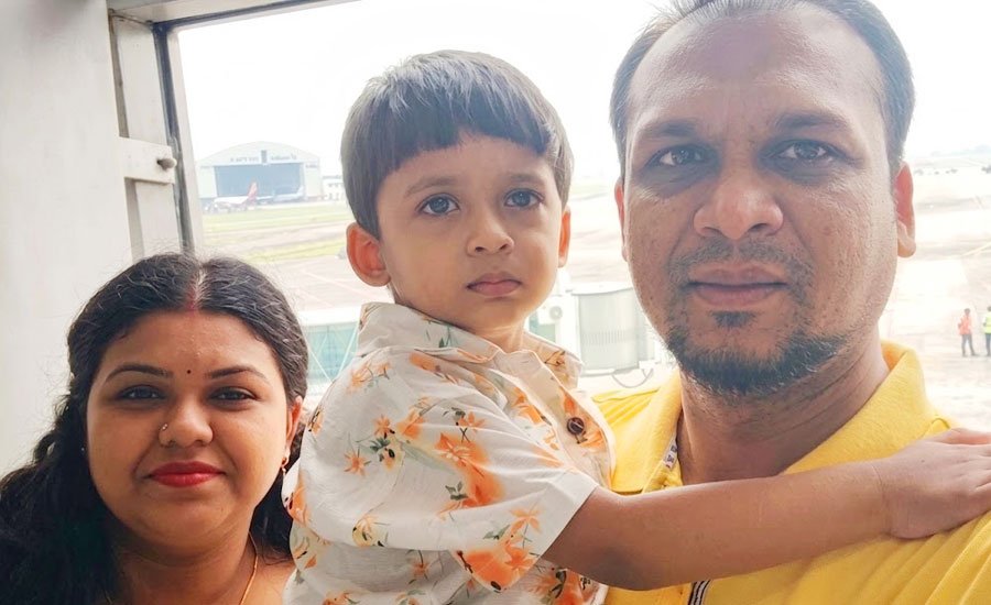 কলকাতায় হোটেলে আগুন: শিশুসহ প্রাণ গেল কুষ্টিয়ার সাংবাদিক দম্পতির