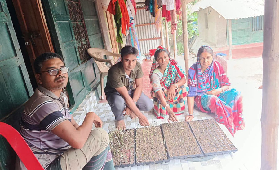 পাইকগাছায় অফ-সিজনে দেড়শো বিঘা জমিতে তরমুজ চাষে স্বপ্ন বুনছে কৃষকরা