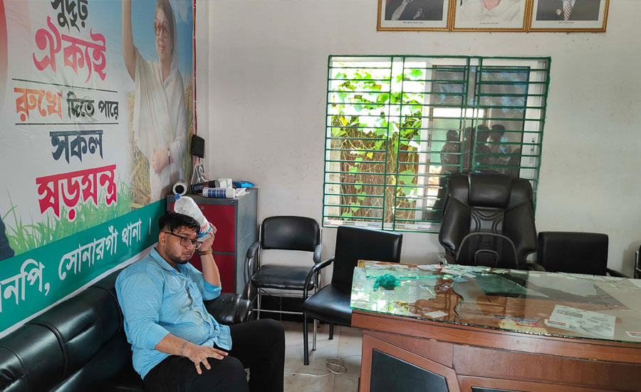 সোনারগাঁয়ে বিএনপির কার্যালয়ে হামলা ভাংচুর, আহত ১১