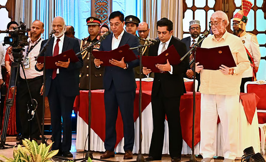 কোনো মন্ত্রণালয়ে মন্ত্রী-প্রতিমন্ত্রী-উপদেষ্টা, কোথাও একাই একাধিক দায়িত্বে