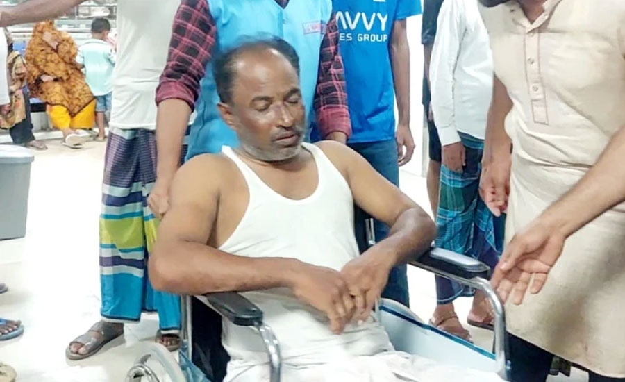 মোটরসাইকেলে এসে গুলি ছুড়ে পালাল দুর্বৃত্তরা, আতঙ্কে অসুস্থ নেতা হাসপাতালে