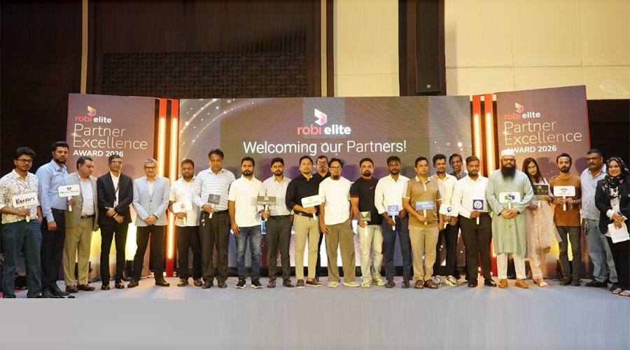 চট্টগ্রামে রবির ‘এলিট এক্সিলেন্স অ্যাওয়ার্ড’, যুক্ত হলো নতুন অংশীদার