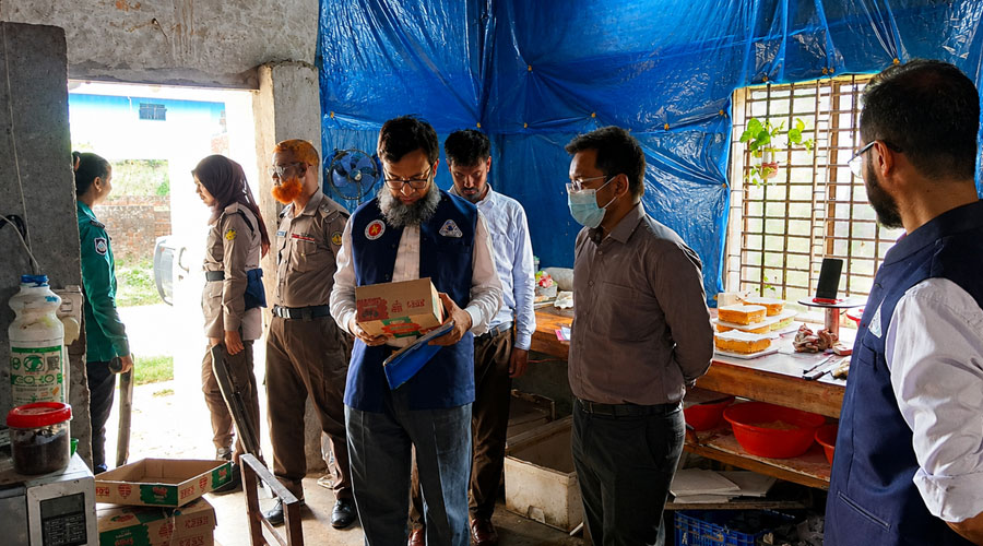 রাজশাহীতে খাবার পানি ও জন্মদিনের কেক উৎপাদনকারী দুই প্রতিষ্ঠানকে জরিমানা
