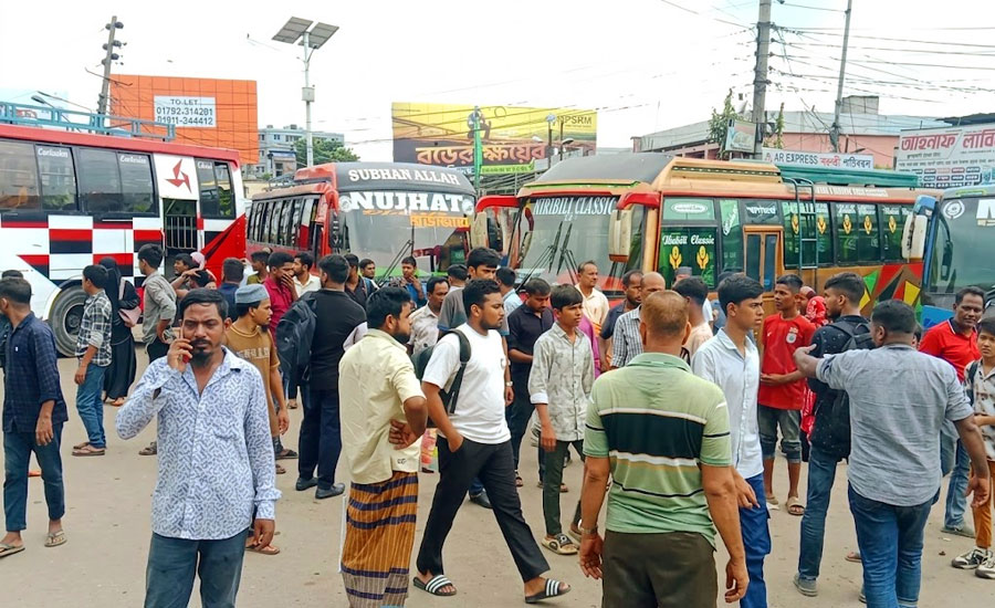অনির্দিষ্টকালের জন্য বরিশাল থেকে সব ধরনের যান চলাচল বন্ধ 