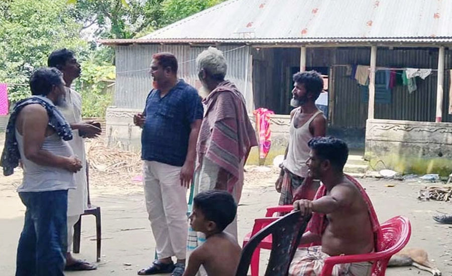 ধুনটে বাসি মাছের তরকারি খেয়ে গৃহবধূর মৃত্যু, মেয়ে আশঙ্কাজনক