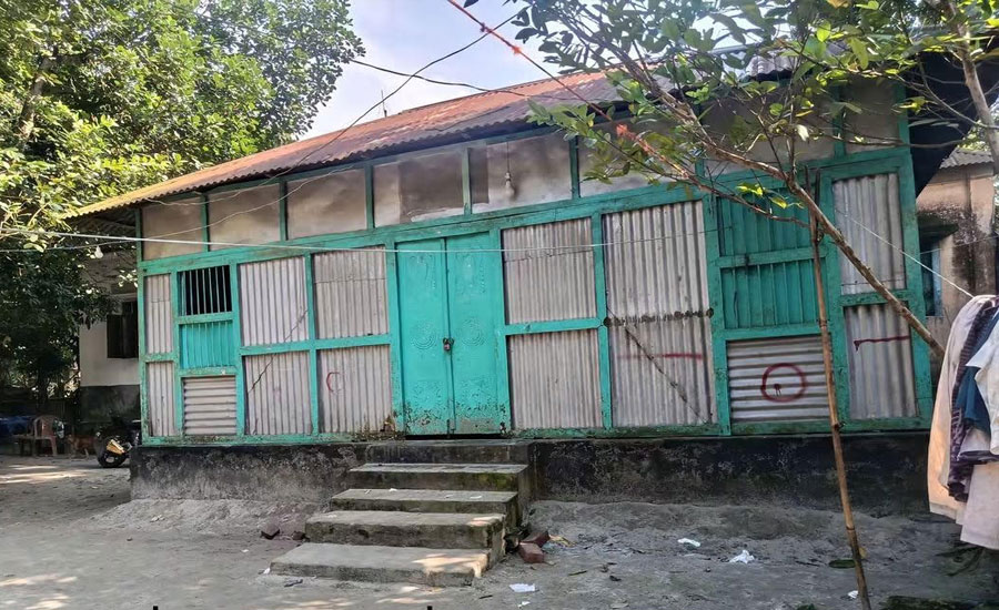 নরসিংদী পলাশের চরণগরদী গ্রামের ঐতিহ্যবাহী কাঠ কেওয়ারি ঘরের বাড়ির মালিক কে?